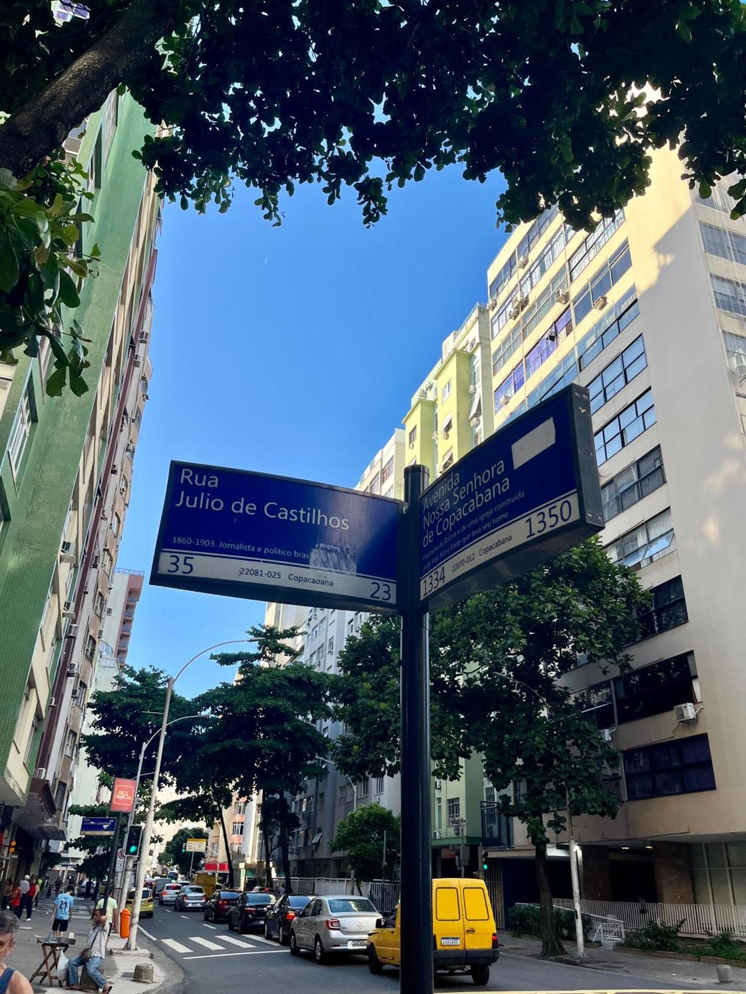 Copacabana Vista Lateral Mar Apartemen